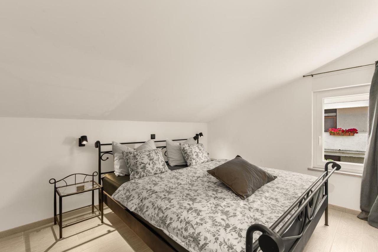 Apartman Dobrec Porec Exterior photo