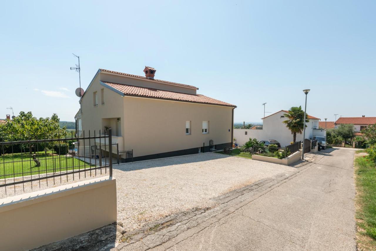 Apartman Dobrec Porec Exterior photo