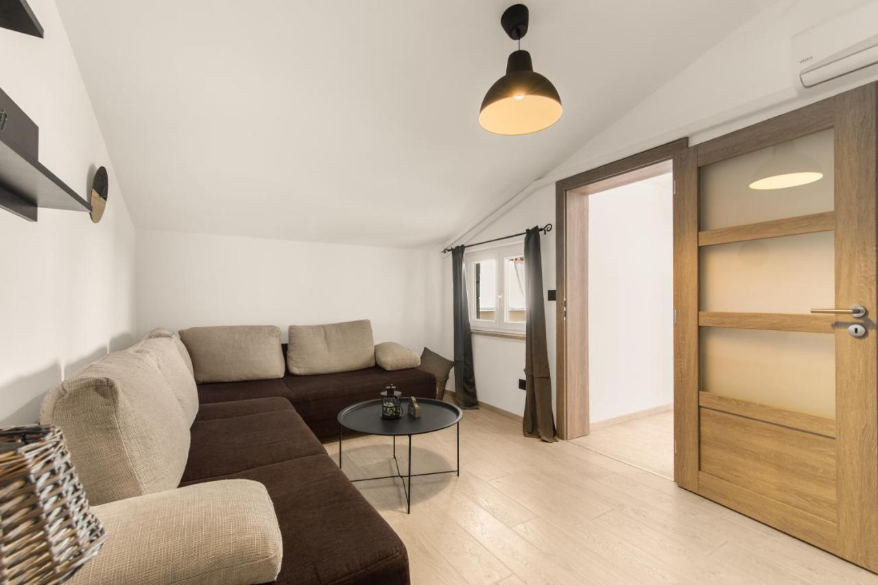 Apartman Dobrec Porec Exterior photo